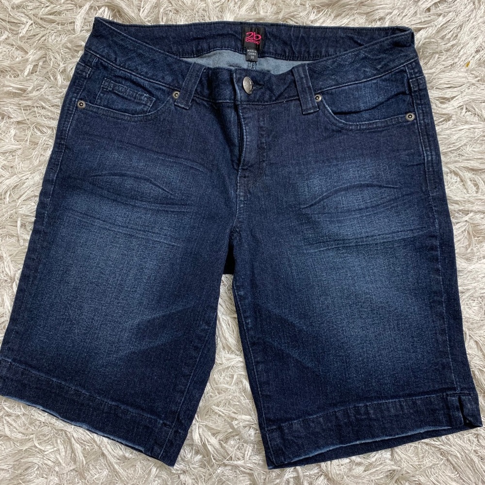 New 2B Bebe Short Capri Jeans StrechMedium Rise